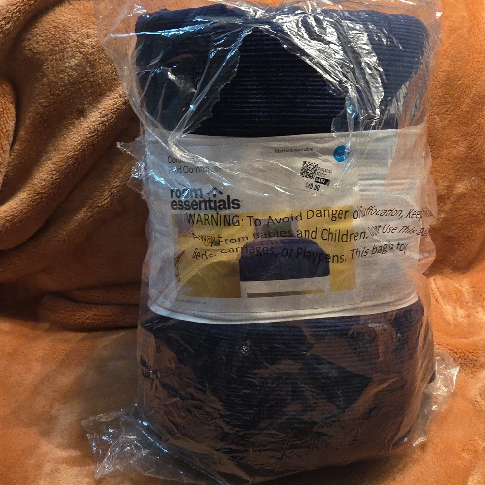 Twin/Twin Extra Long Corduroy Plaid Comforter Navy Blue - Room Essentials NEW